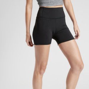 Athleta Lightning Bike Short 4.5" in Supersonic Compression Run in Black Size M